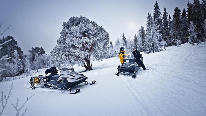 Катание на снегоходах в Абакане в подарок. Сервис Ultra Подарки
. Подарочный сертификат на катание на снегоходах в Абакане с друзьями. Закажите прокат снегоходов в подарок для мужчины по привлекательным ценам. Живописные маршруты для езды на снегоходах это отличная возможность активного отдыха. Сервис UltraPodarki.ru 8 800 505 95 30. катание на снегоходах, подарочный сертификат на катание на снегоходе, прокат снегоходов, прокат снегоходов Абакан, катание на снегоходах Абакан, езда на снегоходе