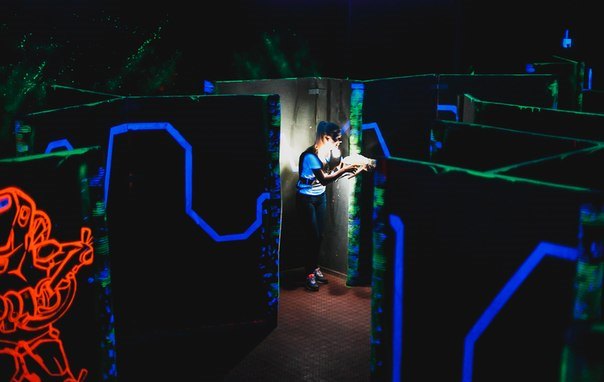 Игра в лазертаг в Абакане. Сервис Ultra Подарки. Купить лазертаг в городе Абаканf. Попробуйте лазерный пейнтбол в лазертаг клубе. Цены на лазертаг. Сервис: UltraPodarki.ru 8 800 505 95 30. Лазертаг в Абакане, купить лазертаг Абакан, лазертаг, купить лазертаг, лазерный пейнтбол Абакан, лазертаг для детей Абакан, лазертаг клуб, лазертаг клуб Абакан