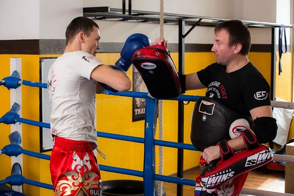 Купить занятие тайским боксом в Абакане. Сервис Ultra Подарки. Хотите взять уроки Муай Тай в клубе тайского бокса? Купите сертификат на занятие тайским боксом в Абакане. Сервис UltraPodarki.ru 8 800 505 95 30. Занятия тайским боксом, тайский бокс индивидуальные занятия, занятия тайским боксом в Абакане, тайский бокс цена, тайский бокс тренировка, тайский бокс клуб, тайский бокс клуб в Абакане, муай тай, уроки муай тай, сертификат на тайский бокс, Муай Тай Абакан, Тайский бокс Абакан, купить тайский бокс, купить муай тай, купить Тайский бокс Абакан