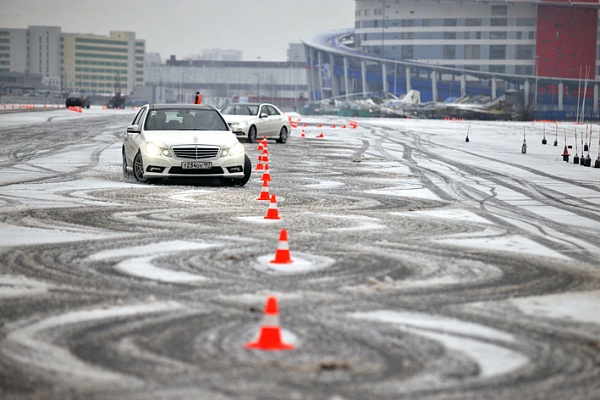 Контраварийное вождение в Абакане. Ultra Подарки. Купить уроки контраварийного вождения в Абакане. Научитесь водить машину в любых условиях! Сервис UltraPodarki.ru 8 800 505 95 30. Контраварийное вождение Абакан, контраварийное вождение, экстремальное вождение Абакан, экстремальное вождение, обучение вождению Абакан, обучение вождению, вождение Абакан, вождение,  курс вождения Абакан, курс вождения, курсы экстремальное вождения Абакан, курсы экстремального вождения, обучение в автошколе Абакан, обучение в автошколе