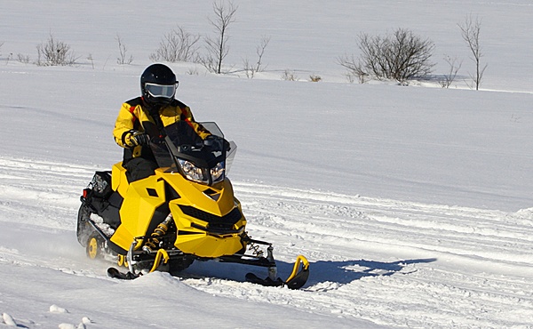 Катание на снегоходах в Абакане в подарок. Сервис Ultra Подарки
. Подарочный сертификат на катание на снегоходах в Абакане с друзьями. Закажите прокат снегоходов в подарок для мужчины по привлекательным ценам. Живописные маршруты для езды на снегоходах это отличная возможность активного отдыха. Сервис UltraPodarki.ru 8 800 505 95 30. катание на снегоходах, подарочный сертификат на катание на снегоходе, прокат снегоходов, прокат снегоходов Абакан, катание на снегоходах Абакан, езда на снегоходе
