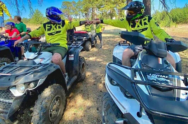 Катание на квадроциклах в Абакане. Подарочные сертификаты Ultra Подарки. Подарочный сертификат на катание на квадроциклах в Абакане. Закажите прокат квадроциклов и наслаждайтесь активным отдыхом с друзьями. Выбирайте живописные маршруты для езды на квадроциклах. Сервис UltraPodarki.ru 8 800 505 95 30. Катание на квадроциклах, катание на квадроциклах Абакан, прокат квадроциклов, прокат квадроциклов Абакан, езда на квадроцикле, езда на квадроцикле Абакан, катание на квадроциклах зимой, Катание на квадроциклах летом, сертификат на катание на квадроциклах, сертификат квадроциклы, сертификат квадроциклы Абакан
