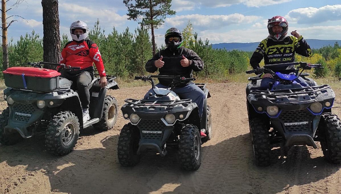 Катание на квадроциклах в Абакане. Подарочные сертификаты Ultra Подарки. Подарочный сертификат на катание на квадроциклах в Абакане. Закажите прокат квадроциклов и наслаждайтесь активным отдыхом с друзьями. Выбирайте живописные маршруты для езды на квадроциклах. Сервис UltraPodarki.ru 8 800 505 95 30. Катание на квадроциклах, катание на квадроциклах Абакан, прокат квадроциклов, прокат квадроциклов Абакан, езда на квадроцикле, езда на квадроцикле Абакан, катание на квадроциклах зимой, Катание на квадроциклах летом, сертификат на катание на квадроциклах, сертификат квадроциклы, сертификат квадроциклы Абакан
